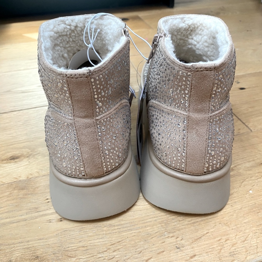 Tan boots, Wild Fable Rhinestone faux fur platform booties, winter boots - Picture 8 of 10